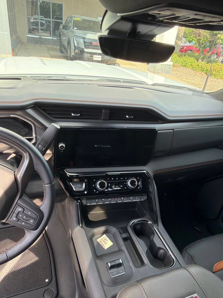 Used 2025 GMC Sierra 3500 AT4 w/ AT4 Premium Plus Package AWD/4WD image 16