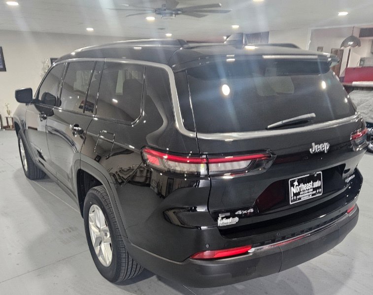 Used 2022 Jeep Grand Cherokee L Laredo w/ Luxury Tech Group I AWD/4WD image 11