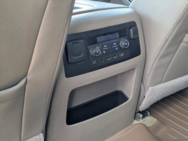 Used 2017 GMC Yukon SLT w/ Premium Edition image 19