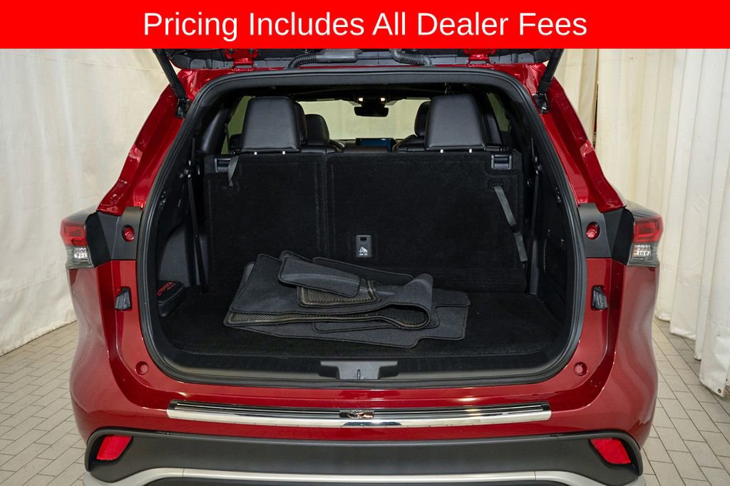 Certified 2025 Toyota Highlander XSE AWD/4WD image 5