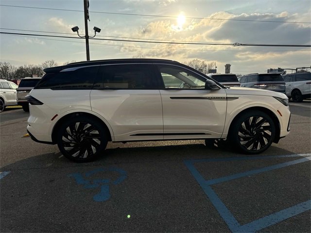 New 2025 Lincoln Nautilus Black Label w/ Jet Appearance Package image 3