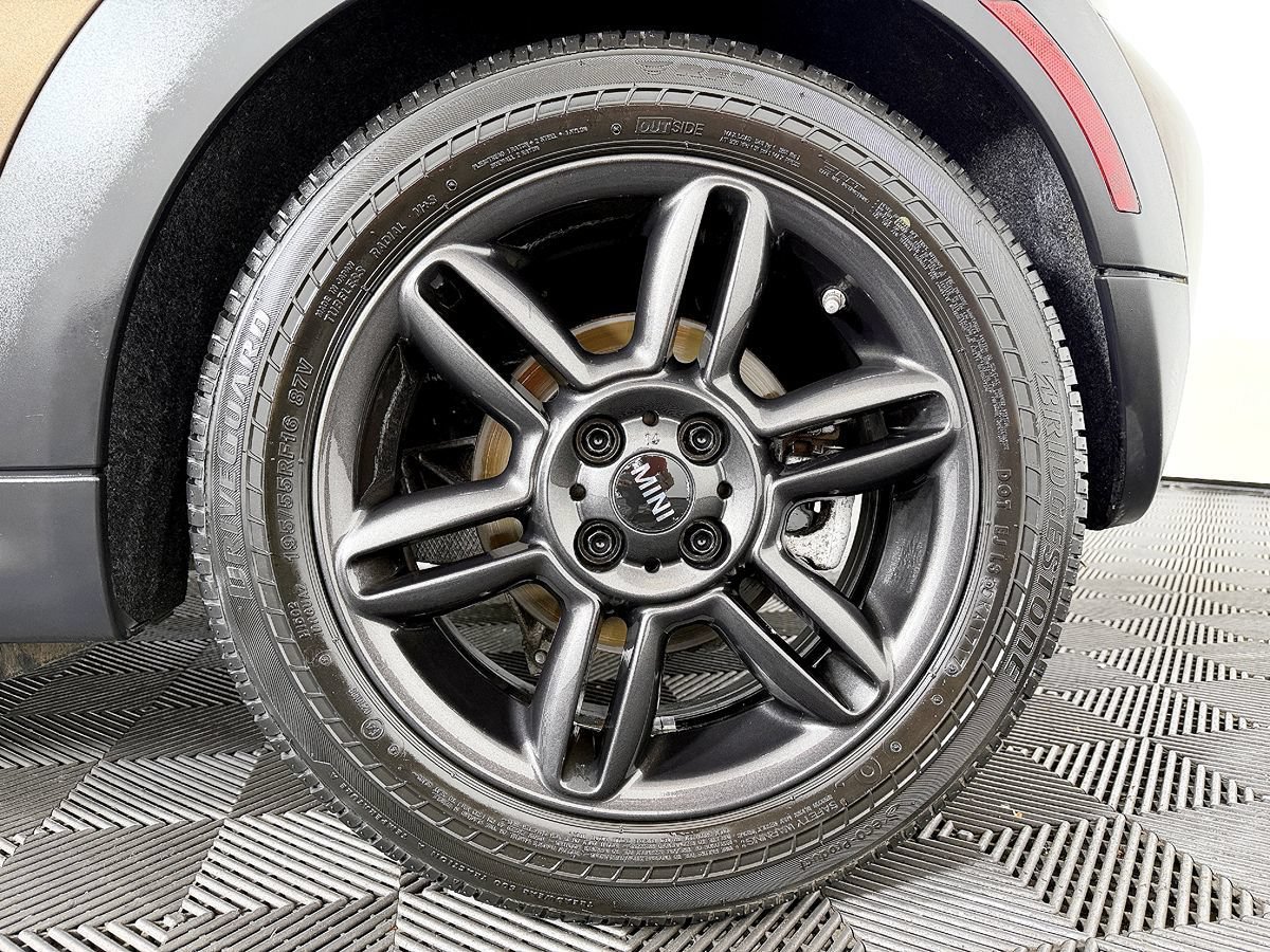 Used 2012 MINI Cooper Convertible FWD image 31