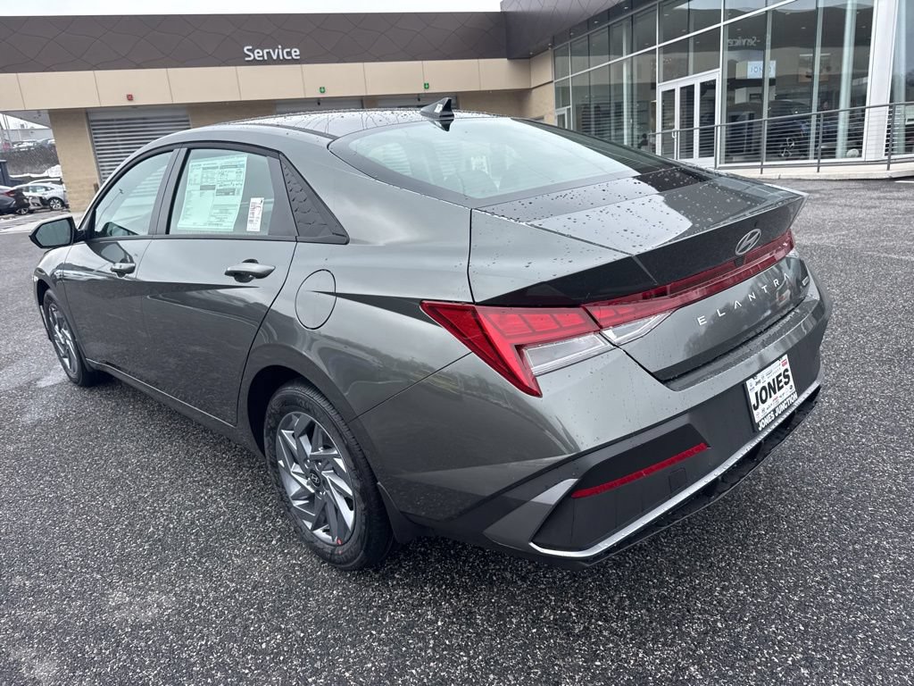 New 2026 Hyundai Elantra Hybrid FWD image 7