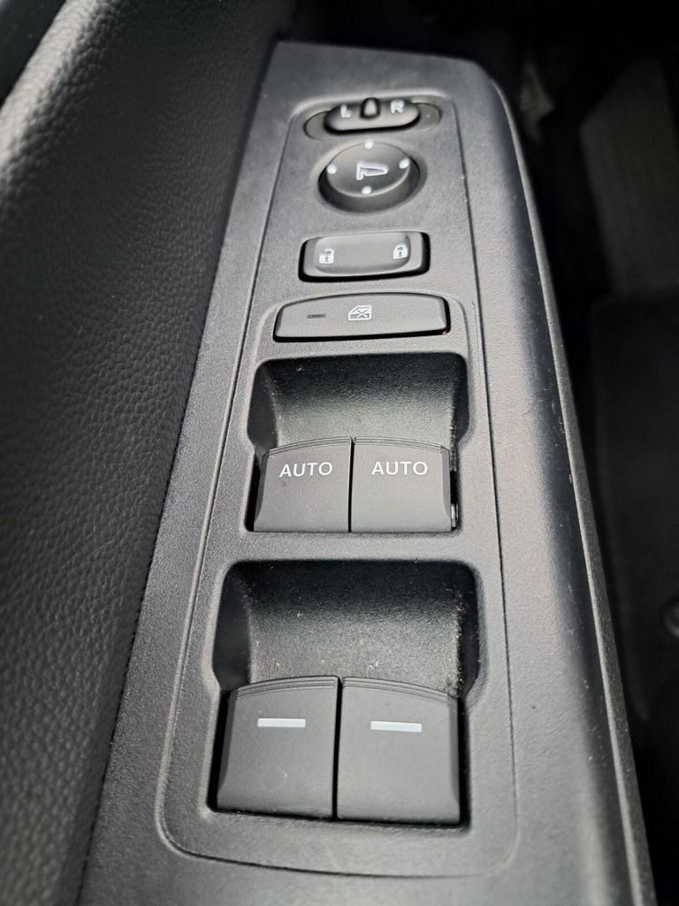 Used 2025 Honda CR-V Sport image 16