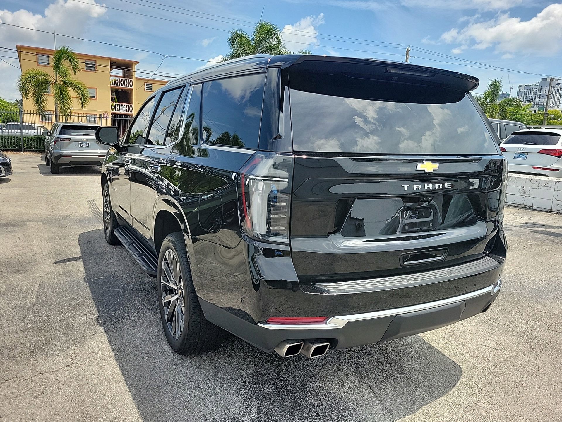 Used 2025 Chevrolet Tahoe High Country RWD image 11