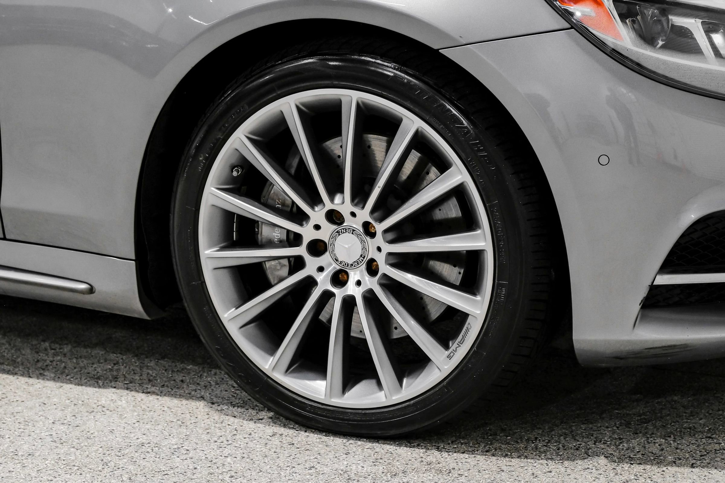 Used 2015 Mercedes-Benz S 550 Sedan w/ Sport Package w/ Sport Package image 63