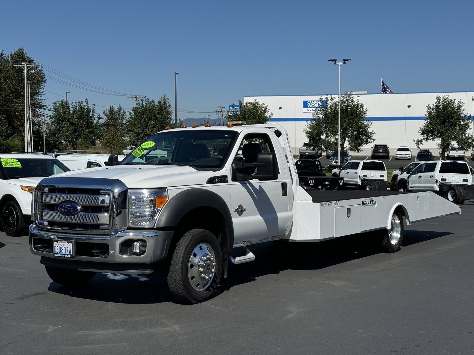 Used 2015 Ford F550 2WD Regular Cab Super Duty image 1