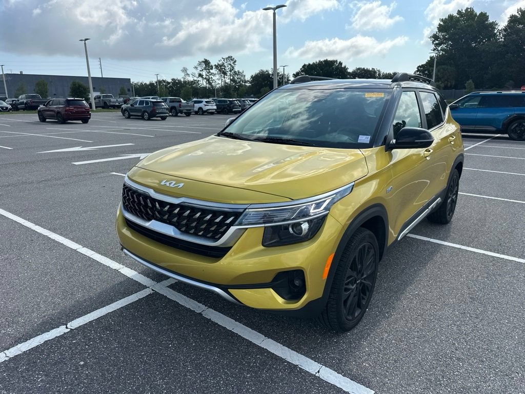 Certified 2023 Kia Seltos Nightfall Edition AWD/4WD image 14