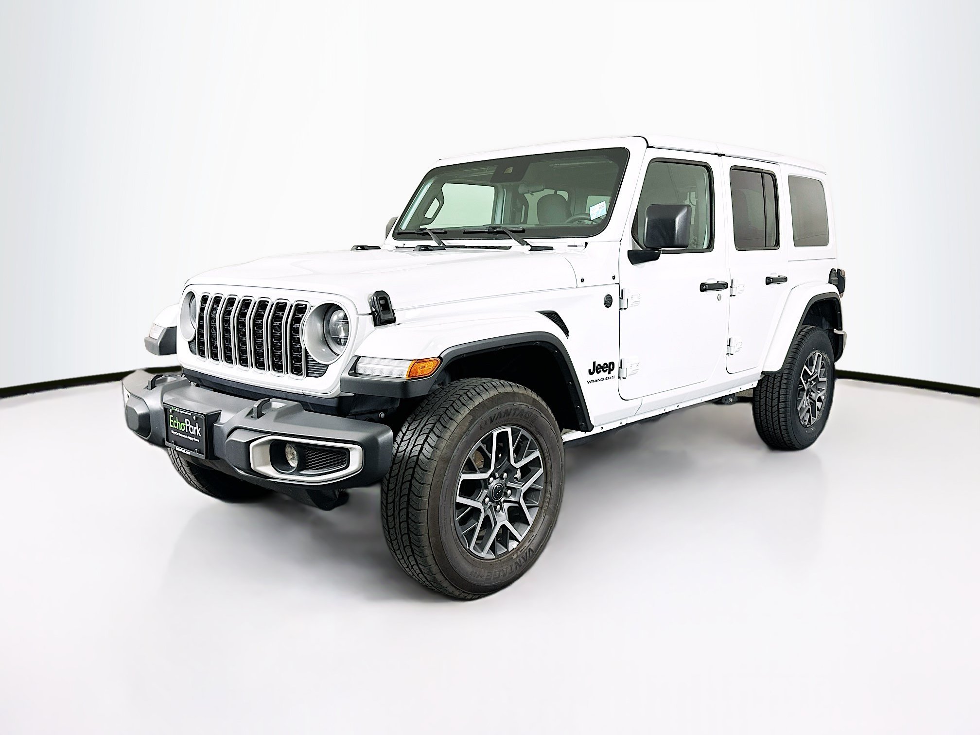 Used 2025 Jeep Wrangler Unlimited Sahara AWD/4WD image 3