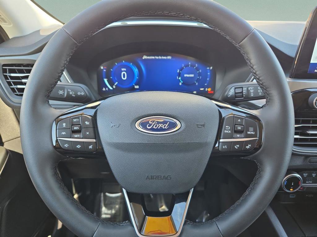 Used 2022 Ford Escape Titanium image 21