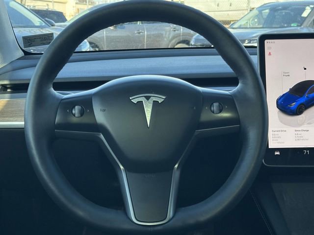 Used 2022 Tesla Model Y Long Range image 25