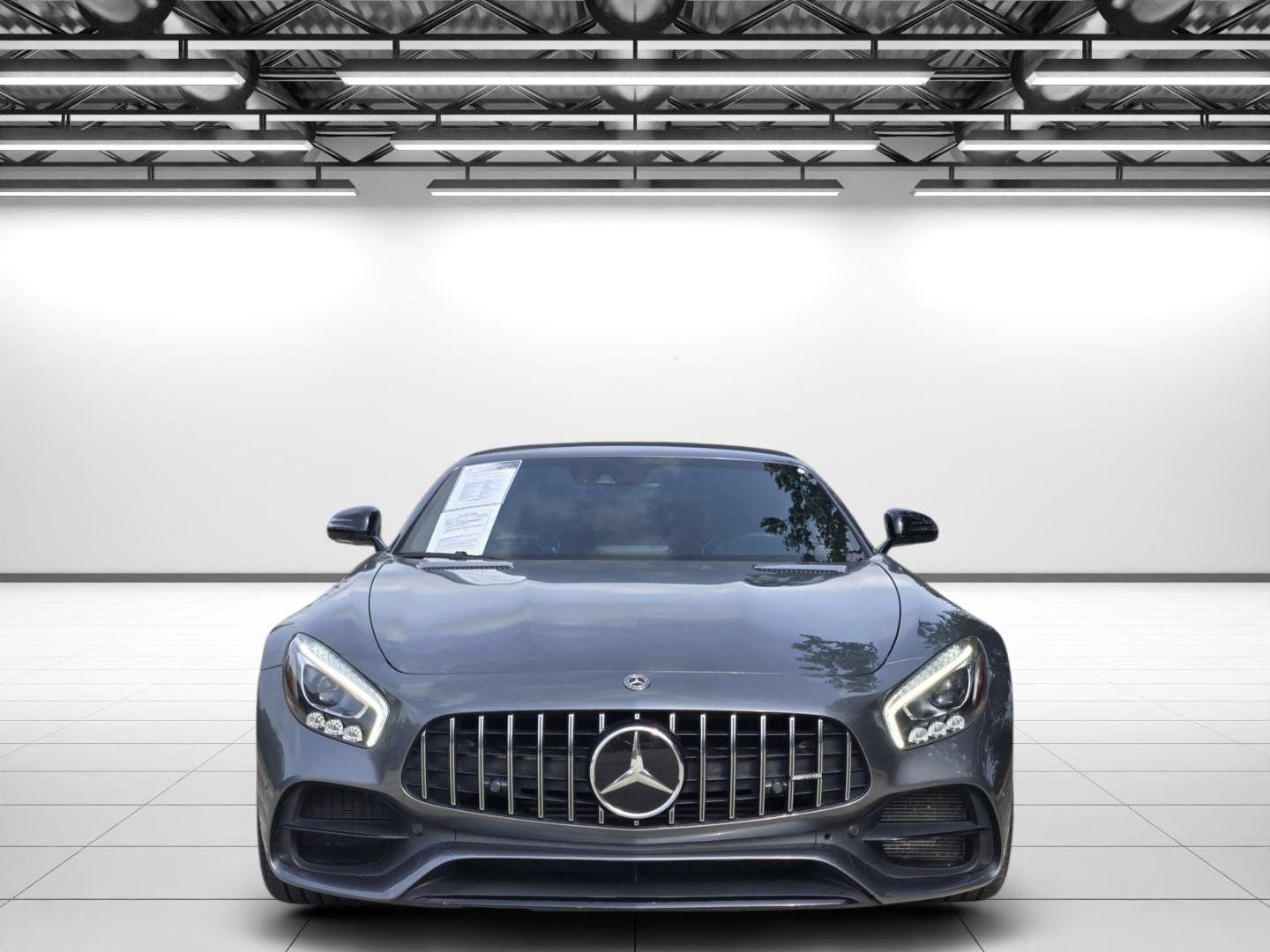 Used 2018 Mercedes-Benz AMG GT Roadster image 4