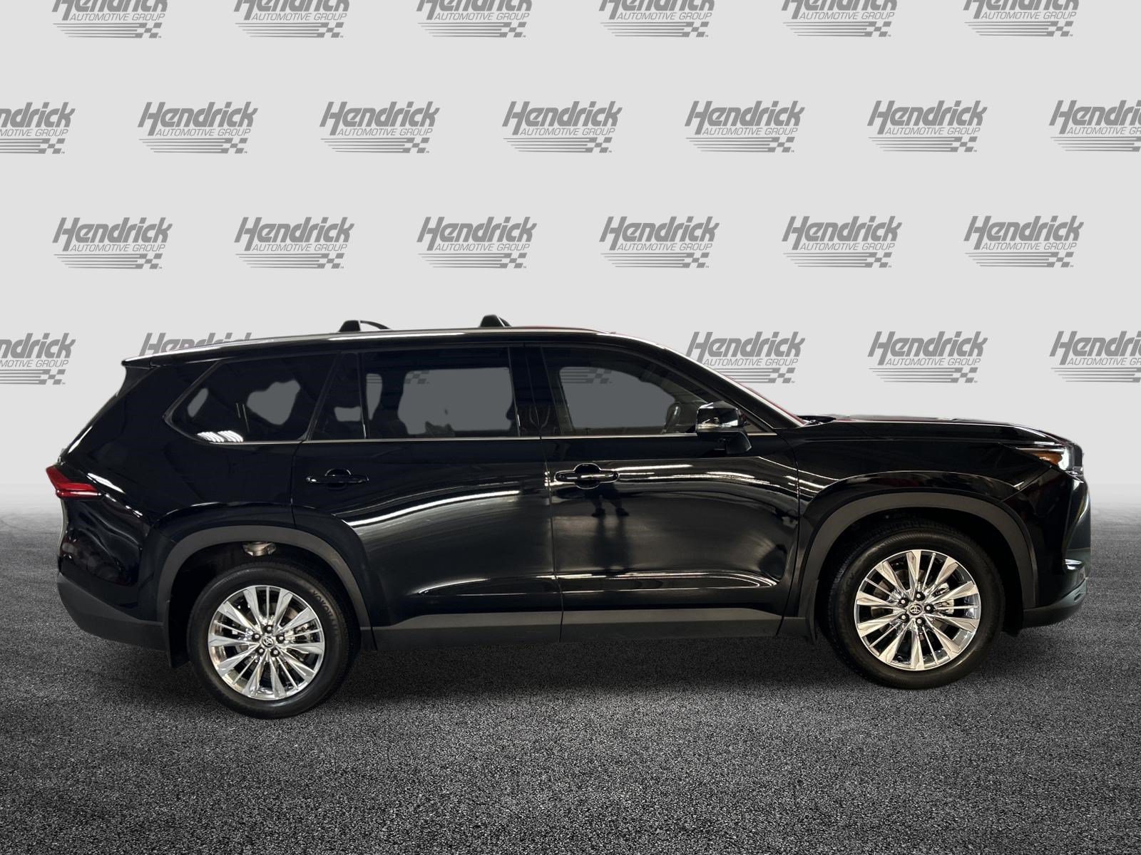 Used 2024 Toyota Grand Highlander AWD image 11