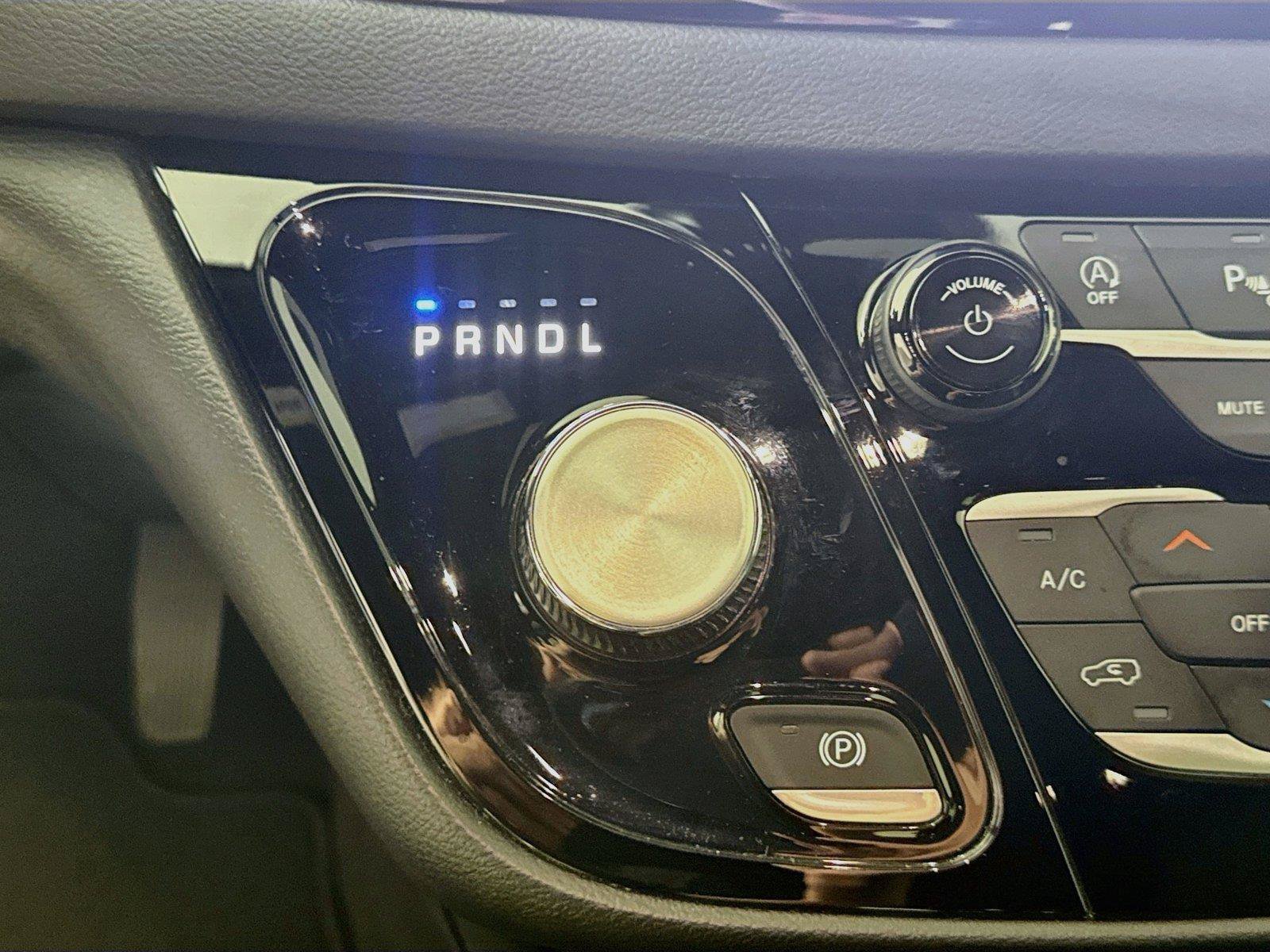 Used 2025 Chrysler Pacifica Select FWD image 15