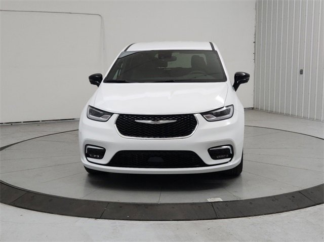 New 2026 Chrysler Pacifica Select image 2