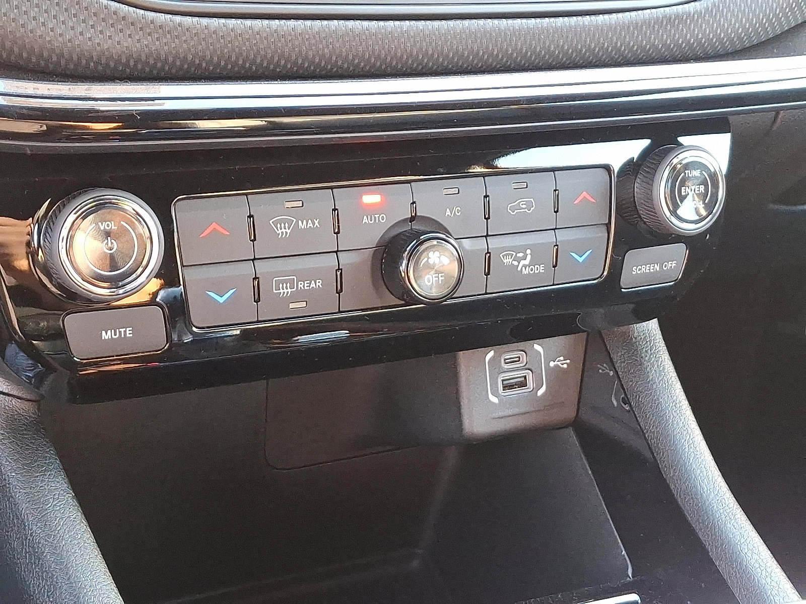 New 2026 Jeep Compass Limited image 12