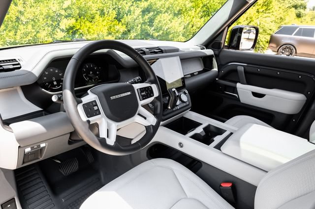 Used 2026 Land Rover Defender 110 S AWD/4WD image 3