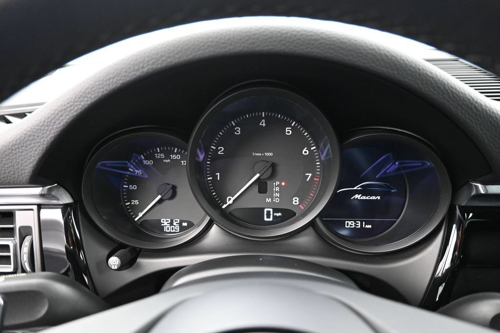 Certified 2026 Porsche Macan AWD/4WD image 19