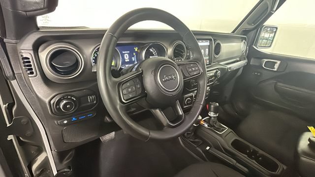 Used 2023 Jeep Wrangler Unlimited w/ Cold Weather Group AWD/4WD image 12