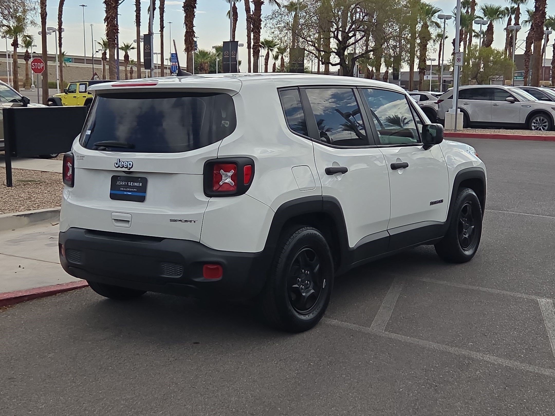Used 2020 Jeep Renegade Sport w/ UConnect 7.0 Group FWD image 5