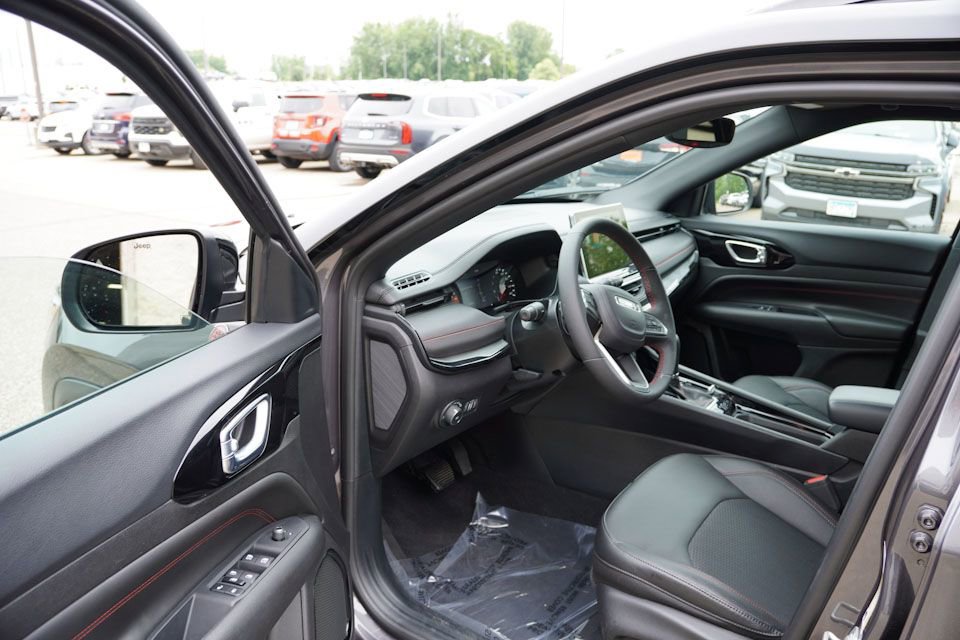 Certified 2024 Jeep Compass Trailhawk w/ Trailhawk Convenience Group image 16