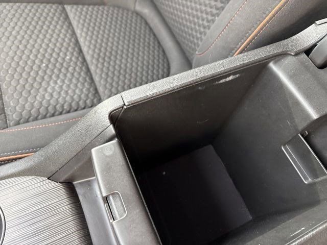 Used 2019 GMC Acadia SLE image 28