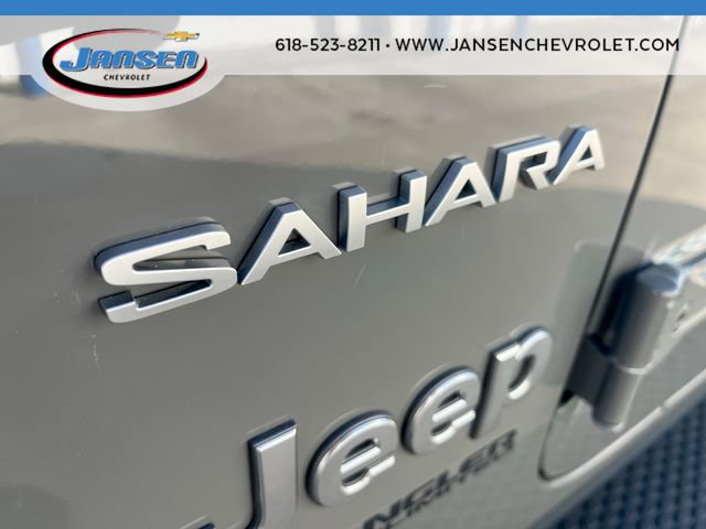 Used 2022 Jeep Wrangler Unlimited Sahara w/ Dual Top Group image 31