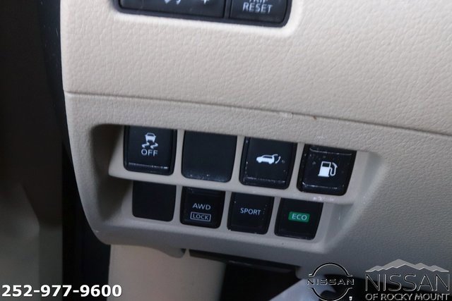 Used 2018 Nissan Rogue SV image 23