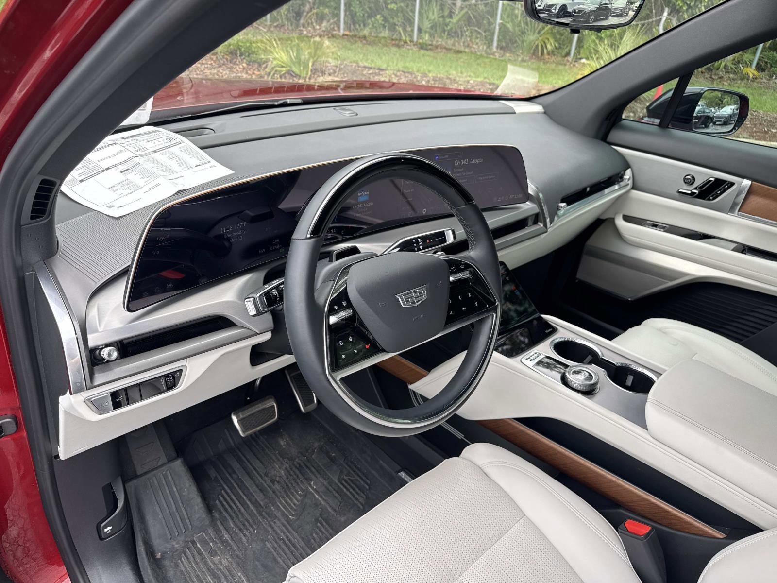 New 2026 Cadillac Vistiq Luxury w/ LPO, Floor Liner Package AWD/4WD image 22