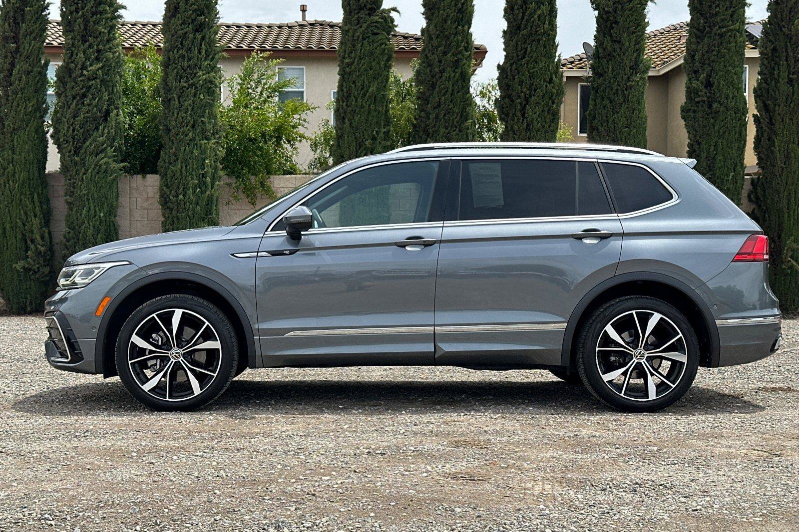 Certified 2023 Volkswagen Tiguan SEL R-Line AWD/4WD image 7