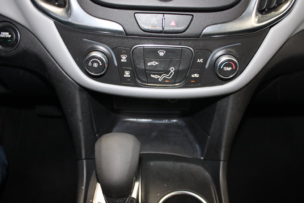 Used 2022 Chevrolet Equinox LS AWD/4WD image 16