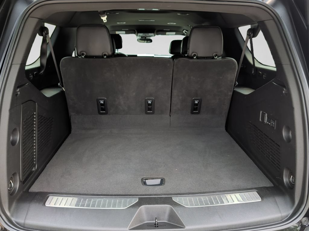 Used 2025 GMC Yukon XL Denali AWD/4WD image 38