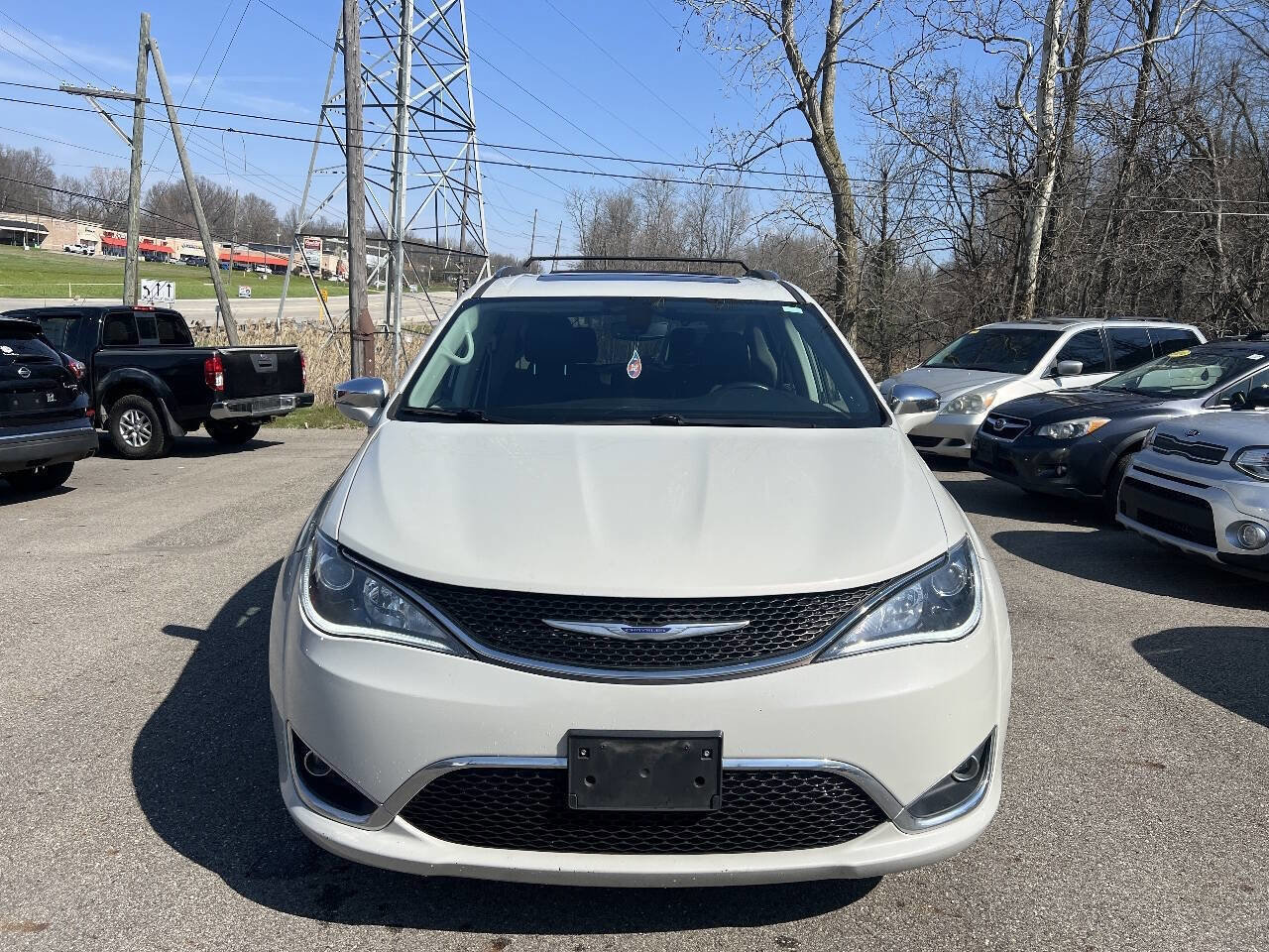 Used 2020 Chrysler Pacifica Limited FWD image 9