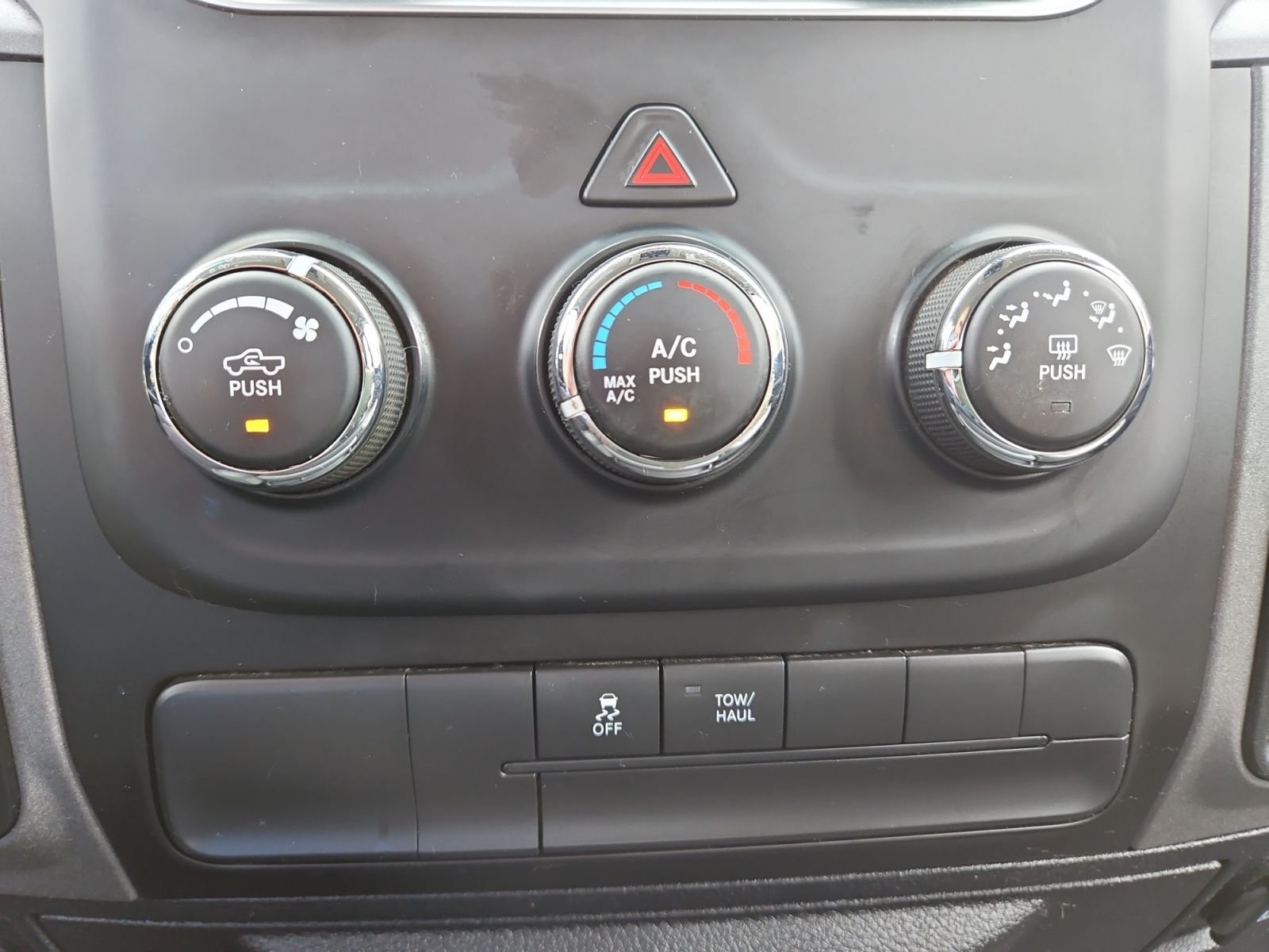 Used 2017 RAM 2500 Tradesman w/ Chrome Appearance Group AWD/4WD image 28