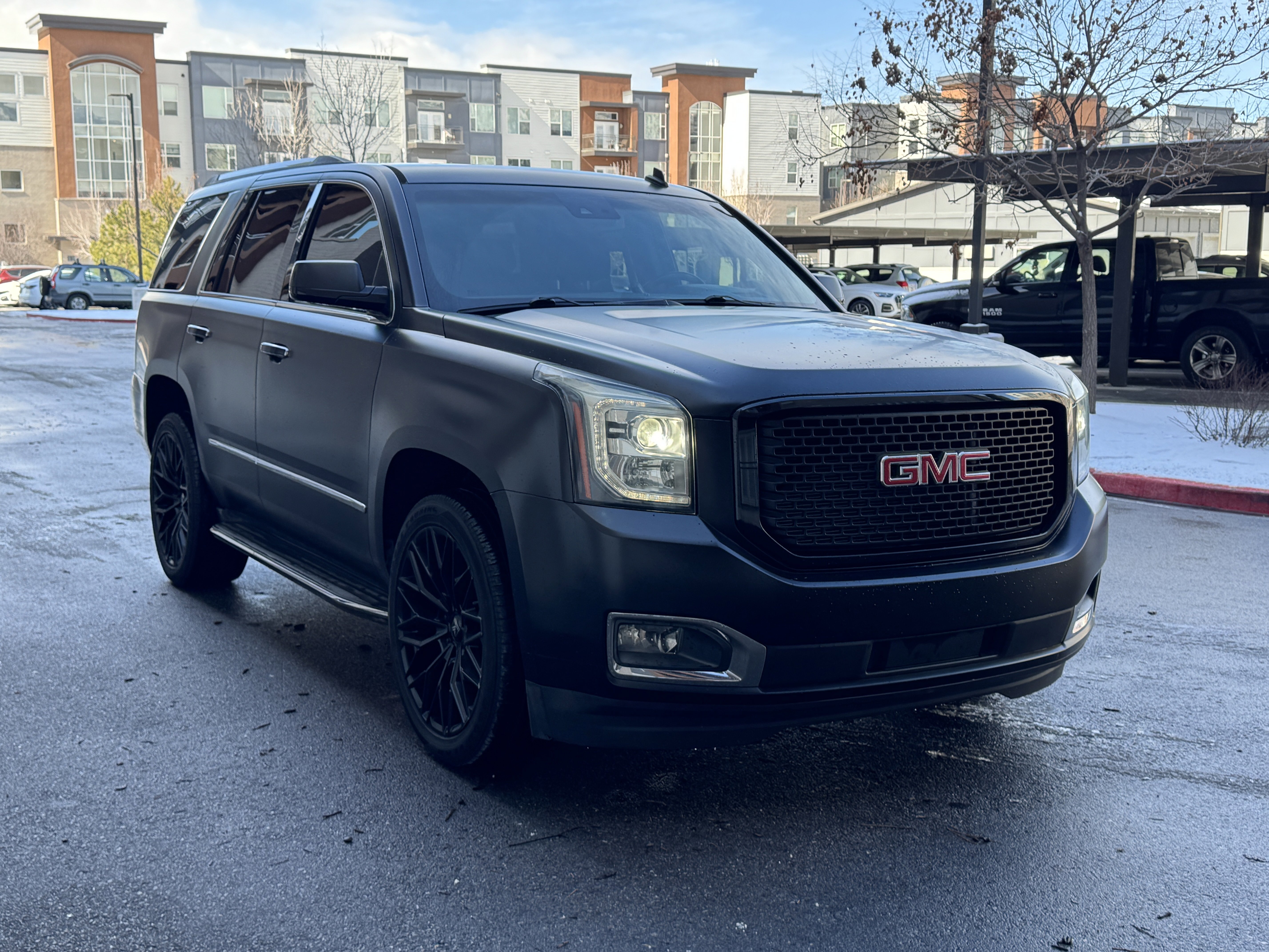 Used 2015 GMC Yukon Denali w/ Touring Package AWD/4WD image 8