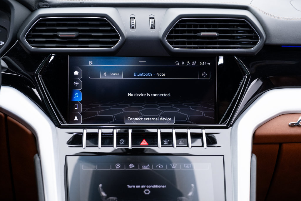 Used 2020 Lamborghini Urus AWD/4WD image 36