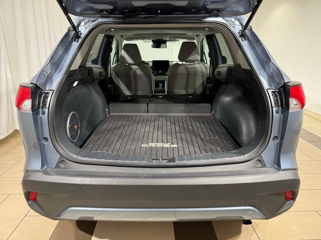 Certified 2023 Toyota Corolla Cross LE w/ Moonroof Package image 12