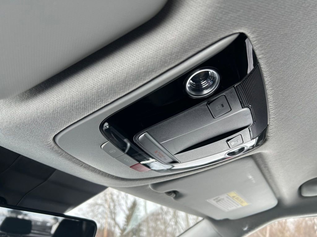 Used 2023 Kia Seltos SX image 34