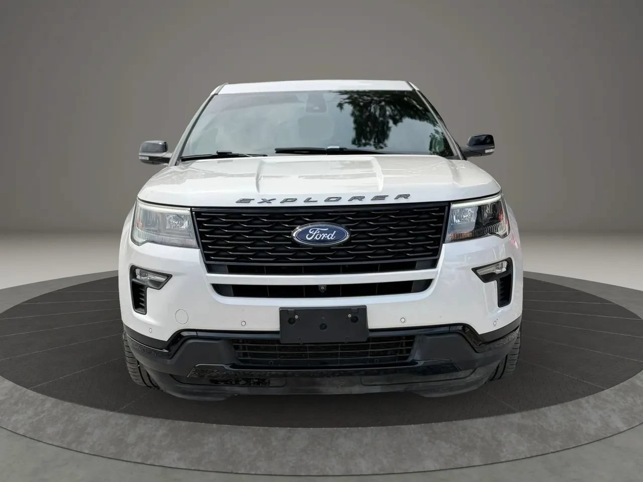 Used 2018 Ford Explorer Sport w/ Equipment Group 401A AWD/4WD image 2