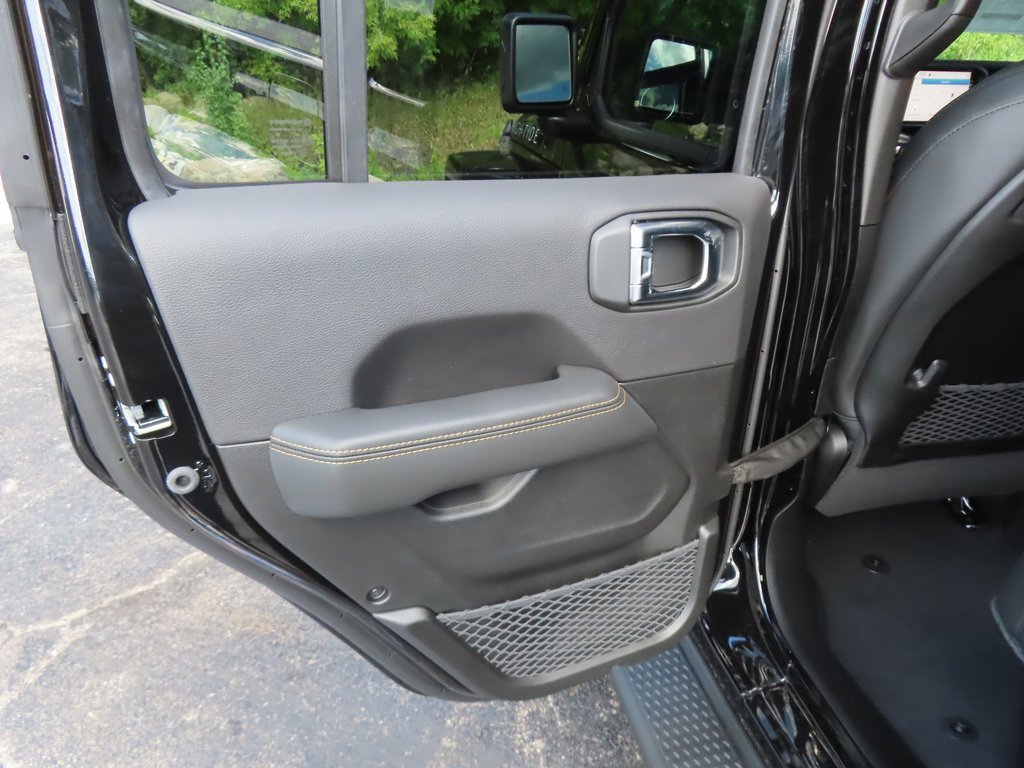 New 2025 Jeep Gladiator High Tide image 25