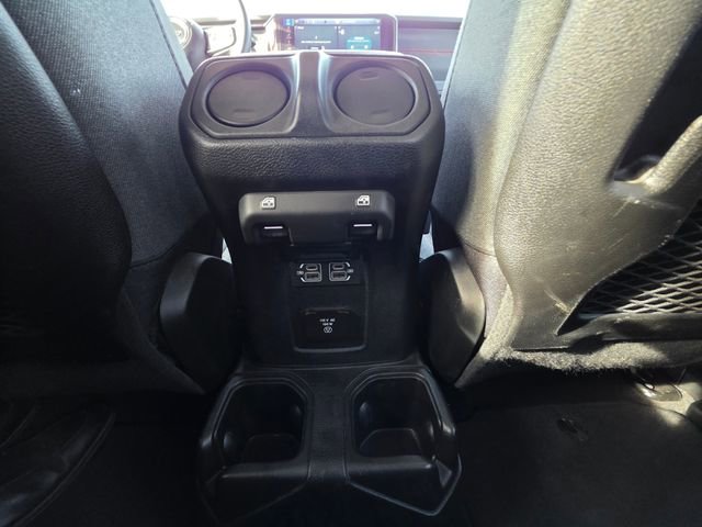 Used 2025 Jeep Wrangler Unlimited Rubicon image 32