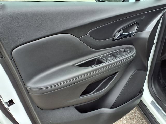 Used 2022 Buick Encore Preferred w/ Safety Package image 9