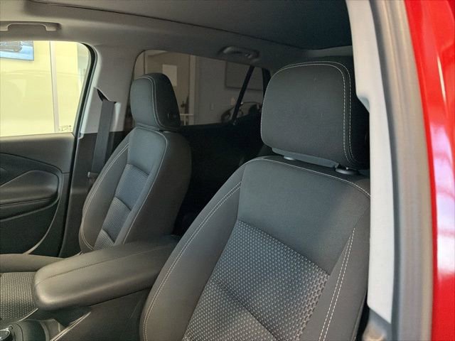 Used 2023 GMC Terrain SLE w/ Driver Convenience Package image 14