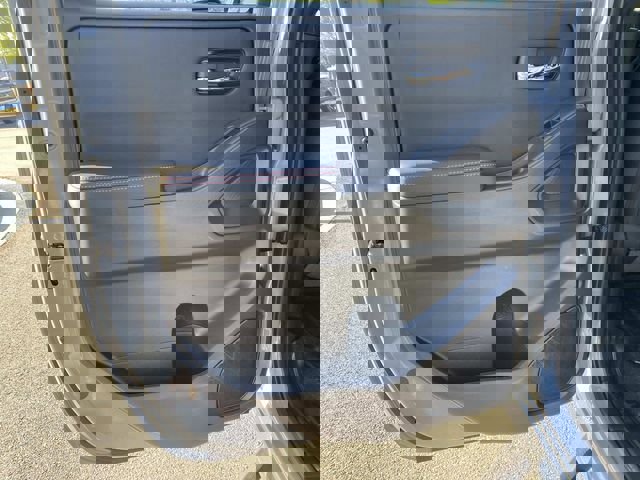 Used 2023 Nissan Frontier PRO-4X w/ Technology Package image 12