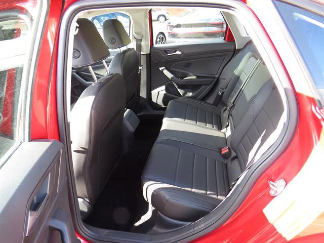 Used 2023 Volkswagen Jetta SE w/ Panoramic Sunroof Package image 21
