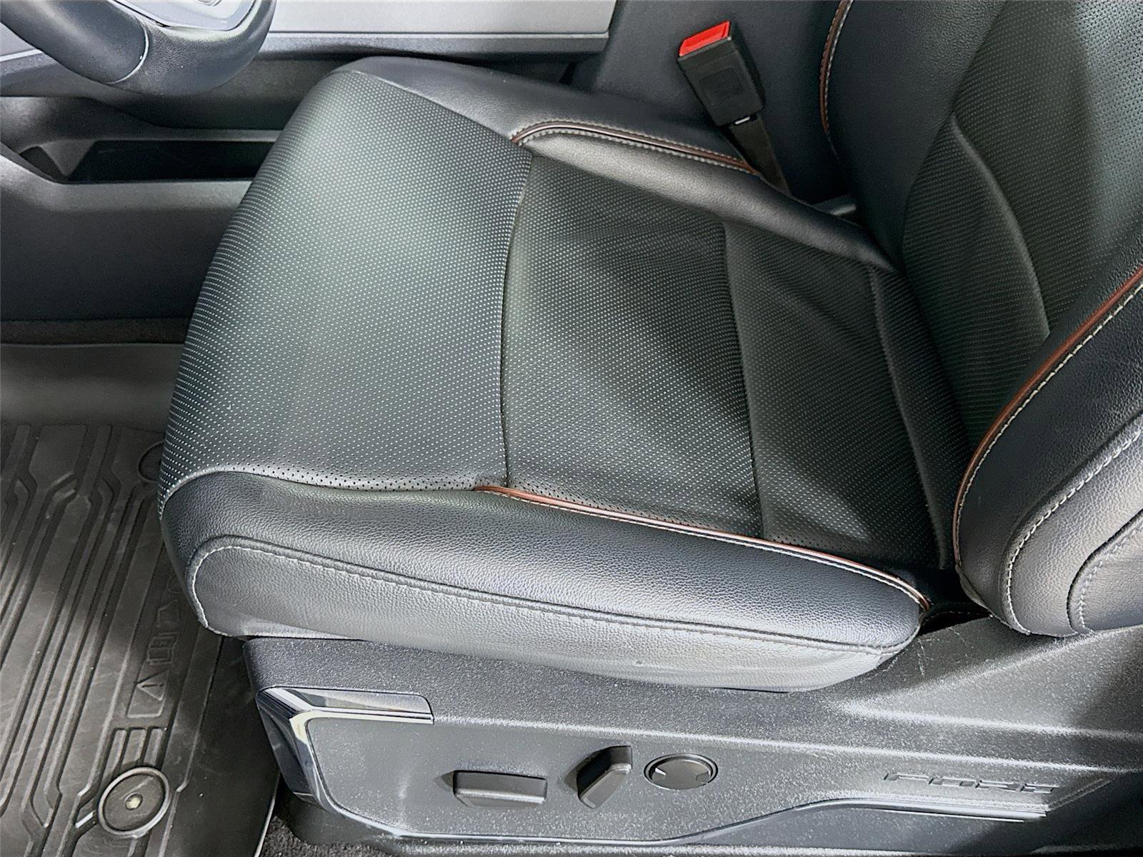 Used 2024 Ford F250 Lariat w/ Chrome Package image 20