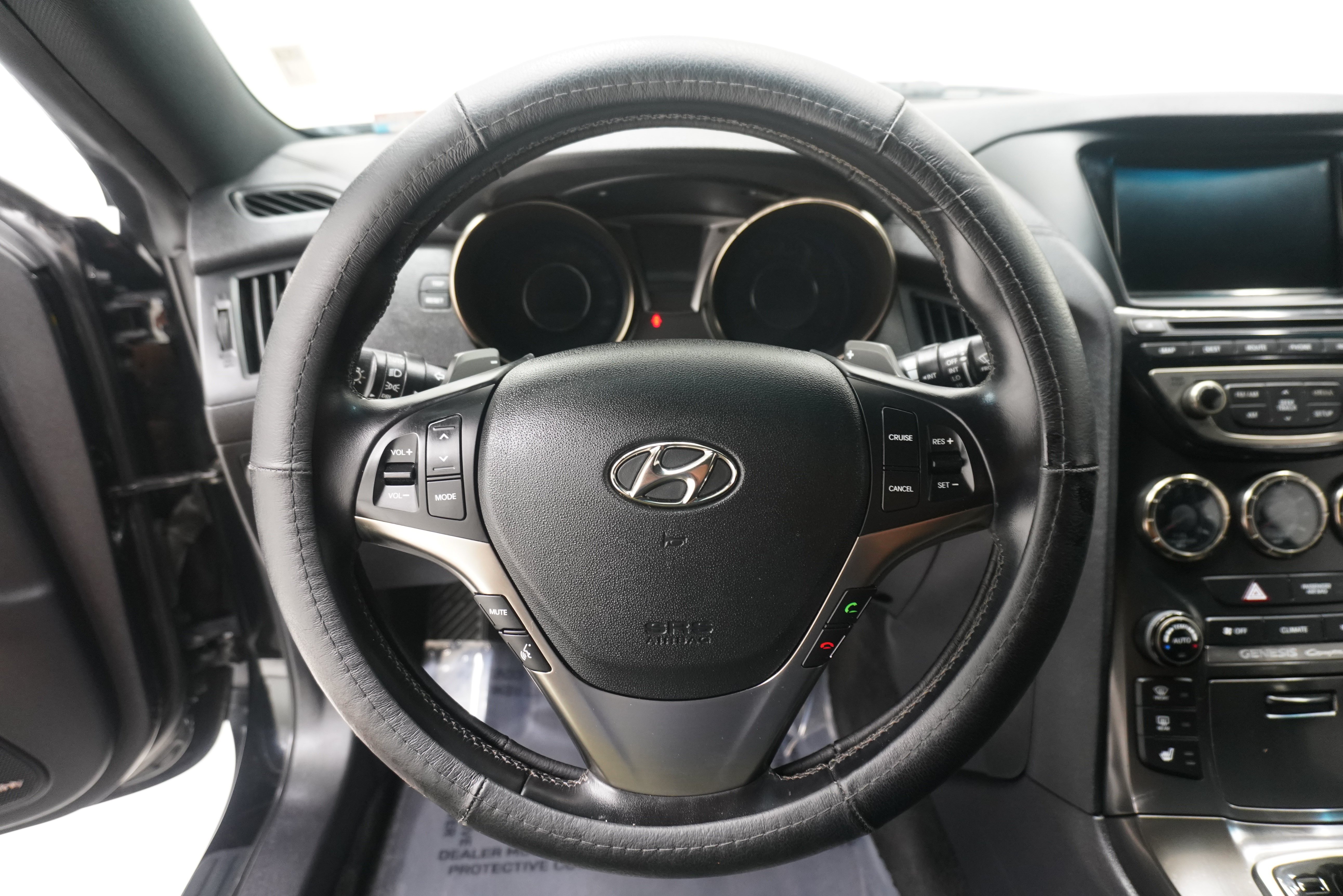 Used 2013 Hyundai Genesis 3.8 RWD image 11