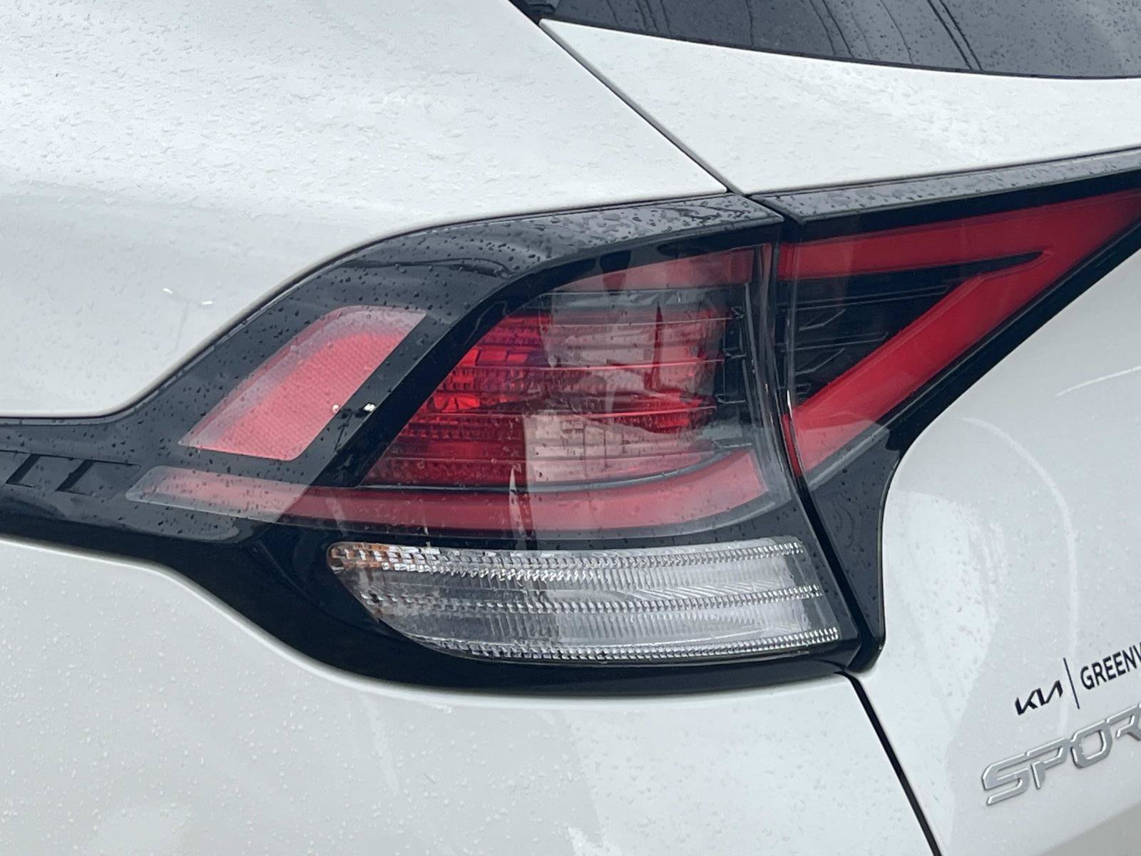 Used 2023 Kia Sportage EX AWD/4WD image 9