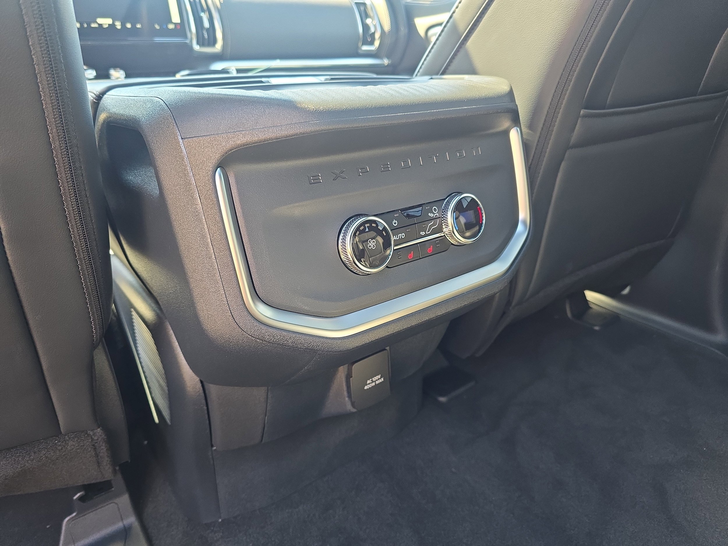 New 2026 Ford Expedition Platinum w/ Stealth Appearance Package AWD/4WD image 17