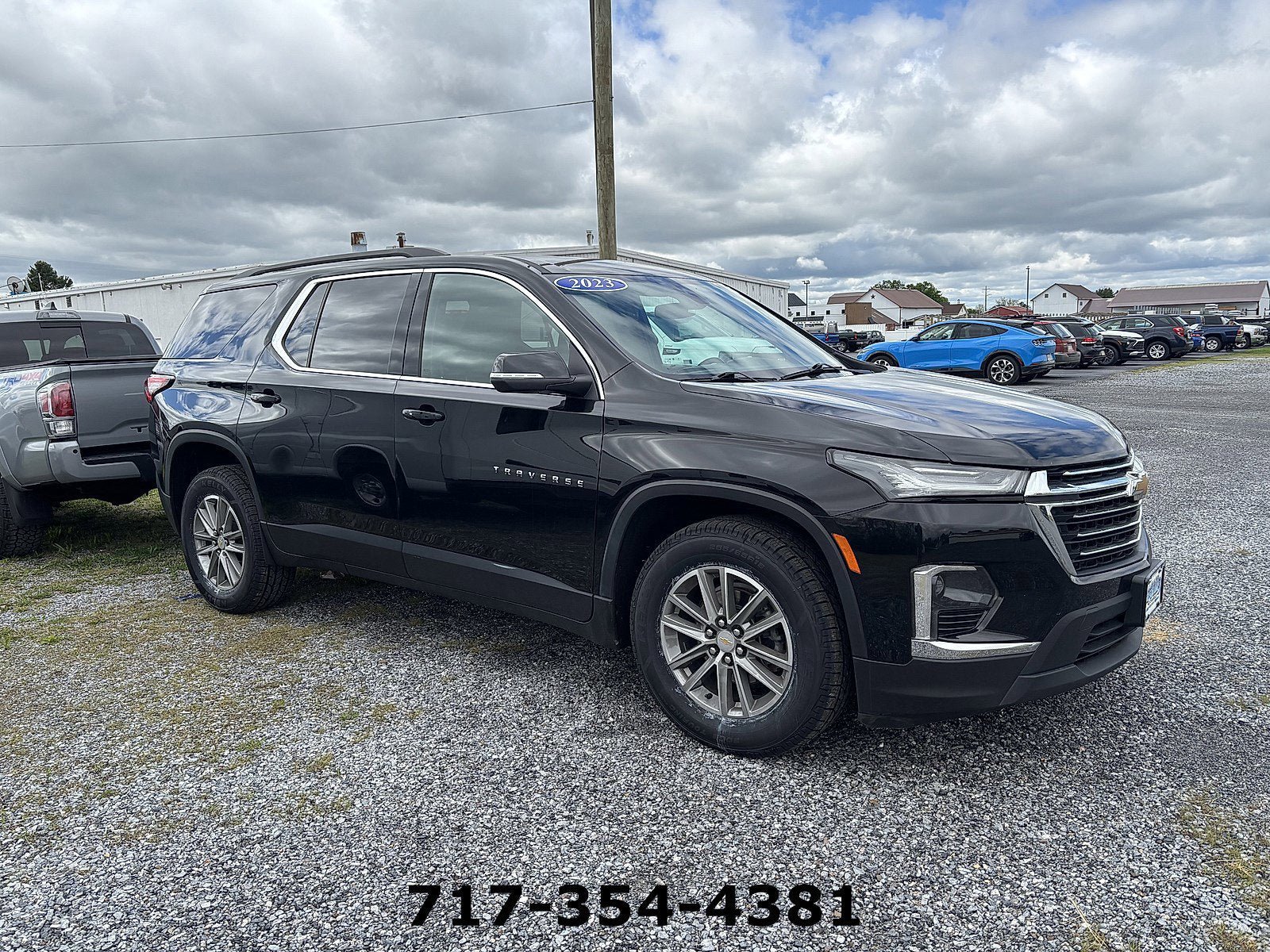 Used 2023 Chevrolet Traverse LT AWD/4WD image 1